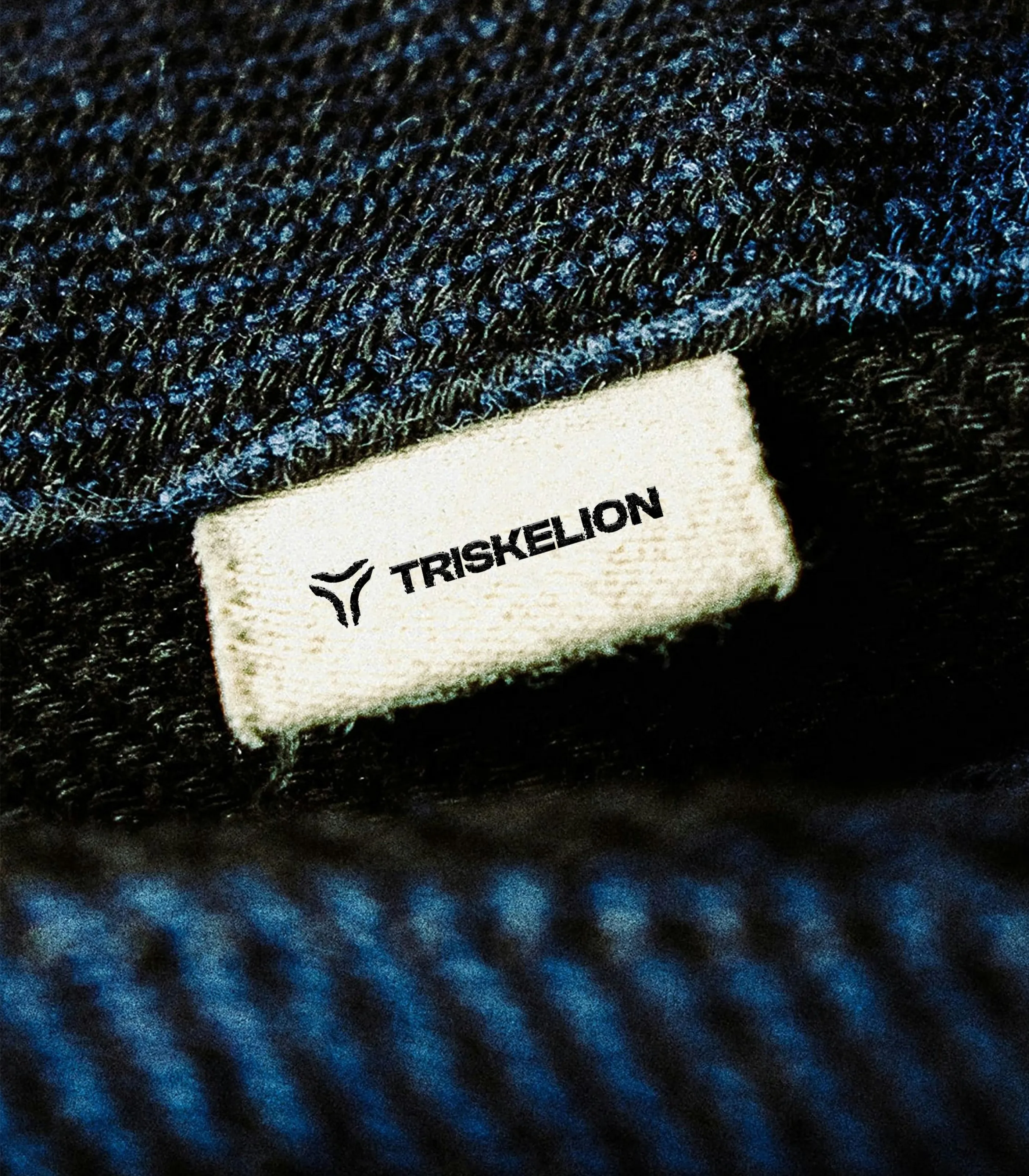 Triskelion — detail